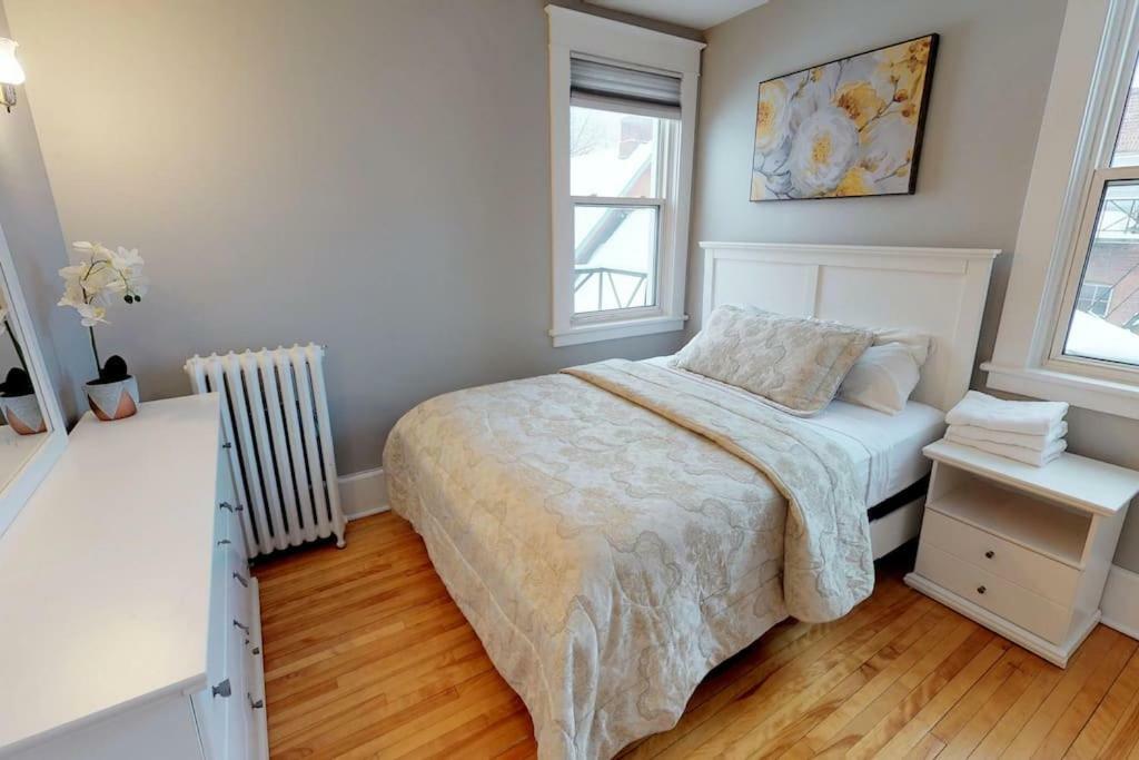דירות אוטווה Bright, Clean, Private. In The Heart Of Downtown! Parking, Wi-Fi And Netflix Included מראה חיצוני תמונה