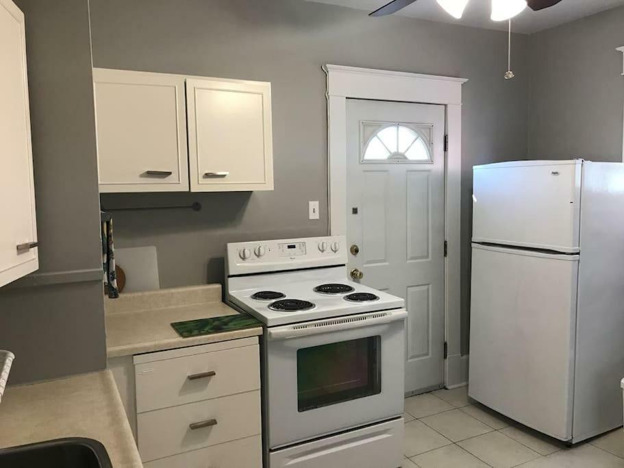 דירות אוטווה Bright, Clean, Private. In The Heart Of Downtown! Parking, Wi-Fi And Netflix Included מראה חיצוני תמונה