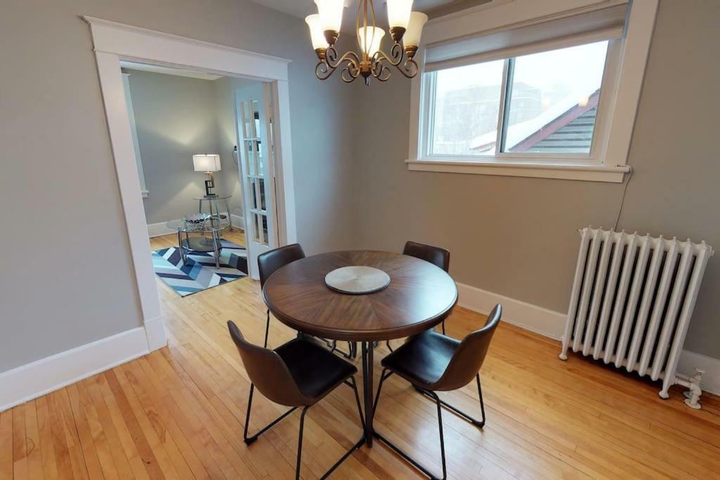 דירות אוטווה Bright, Clean, Private. In The Heart Of Downtown! Parking, Wi-Fi And Netflix Included מראה חיצוני תמונה