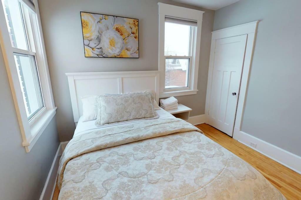 דירות אוטווה Bright, Clean, Private. In The Heart Of Downtown! Parking, Wi-Fi And Netflix Included מראה חיצוני תמונה